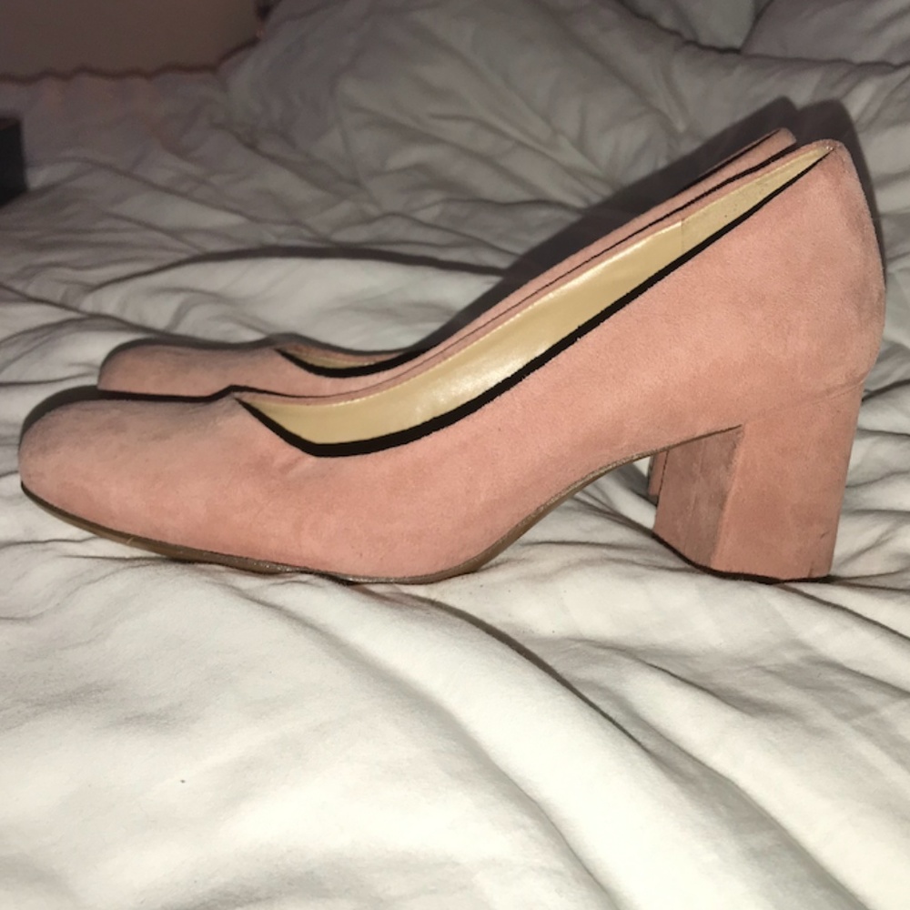 Naturalizer Whitney Pump